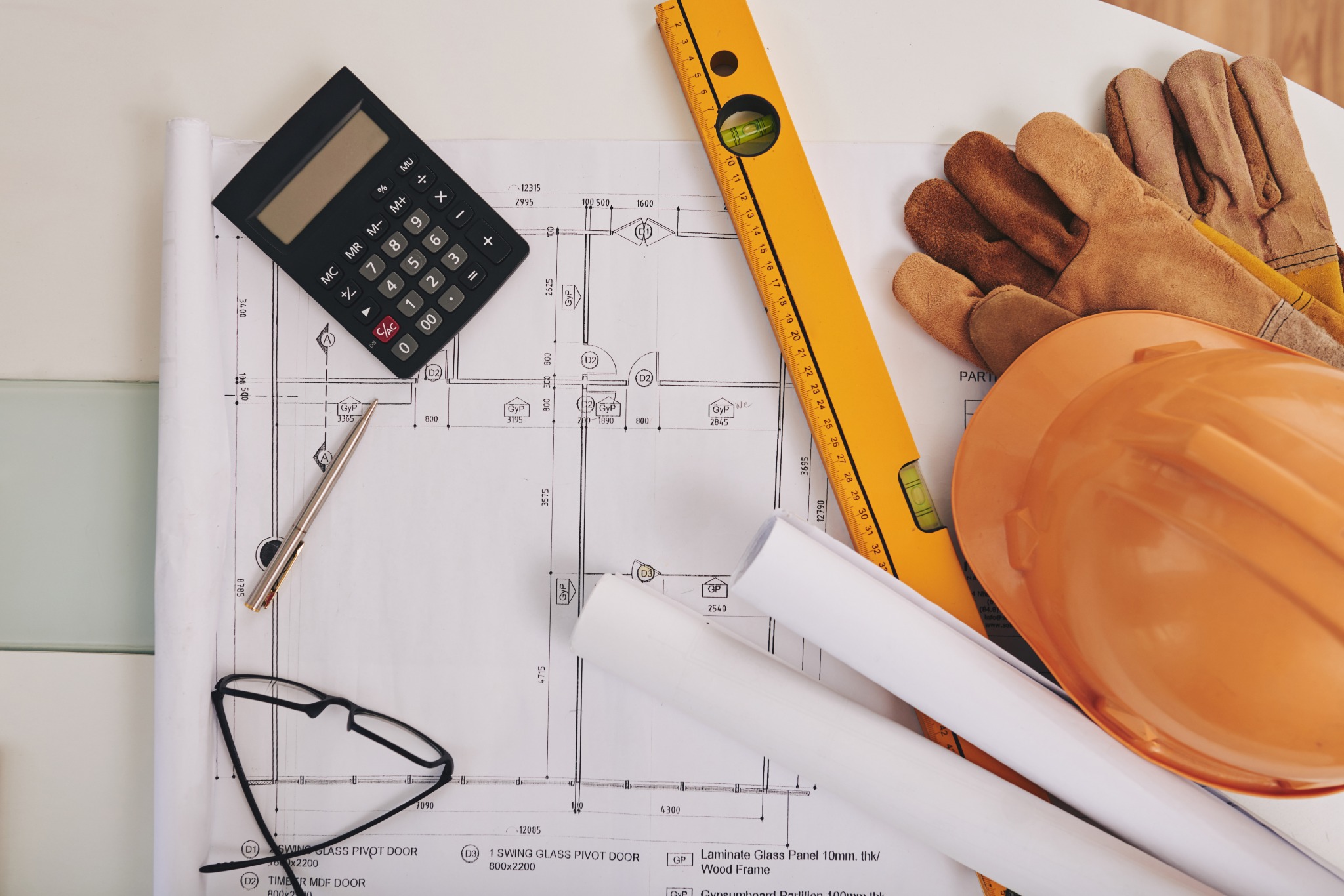 Planos y elementos de trabajo para cálculo y diseño estructural